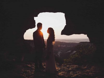 unusual-wedding-photography-sunset-in-muntains-with-silhouettes-newlyweds.jpg